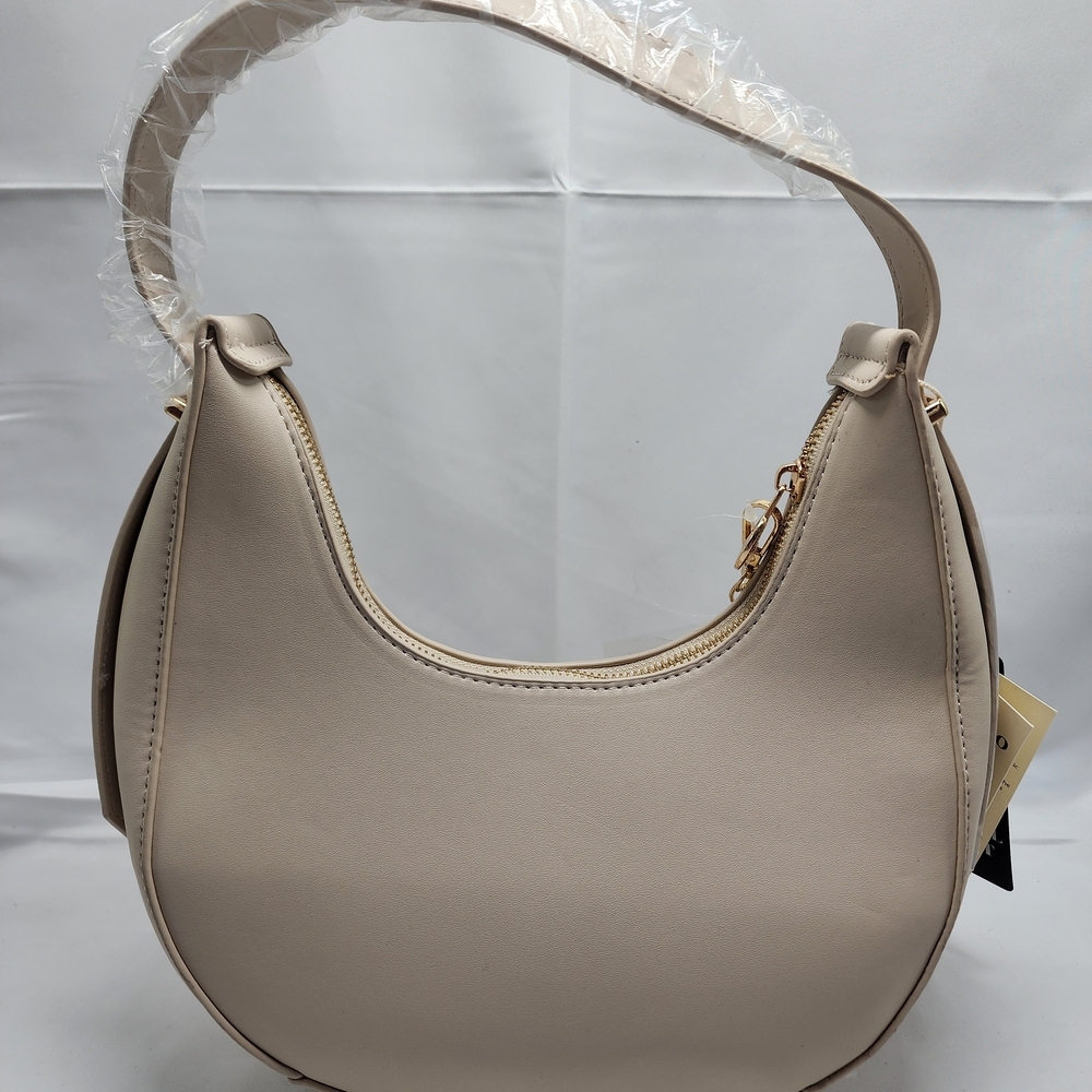 Valentino Orlandi Cream Shoulder Bag with Gold Accents - Picture 3 of 11